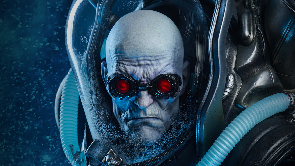Official Sideshow Collectibles still of the DC Comics Mr. Freeze Premium Format Figure (300930), cryo-suit dome and red goggles. Sideshow Collectibles.
