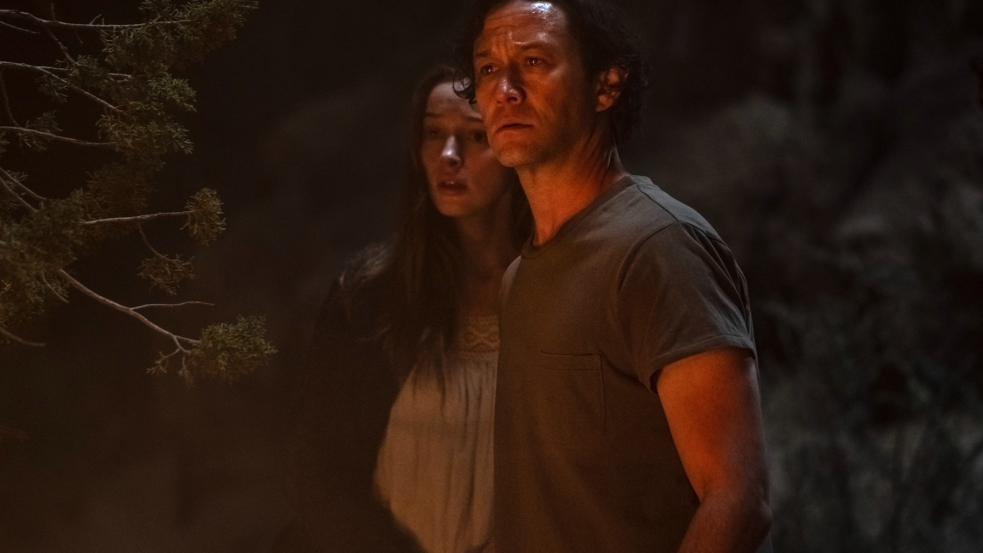 Official production still for Vertical Entertainment and Protozoa Pictures' Pendulum (2027), Joseph Gordon-Levitt. Vertical / Protozoa / Rue Morgue teaser coverage (P_01502).