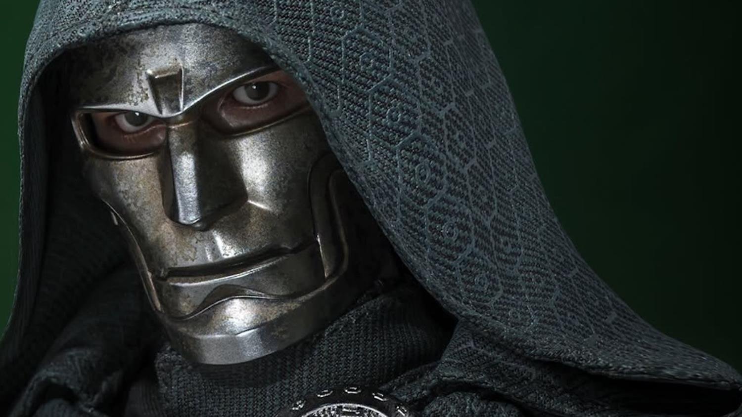 Hot Toys Victor Von Doom unveil mood: the dark green travel tunic and second mask that reads like a recruitment costume ahead of Doomsday.